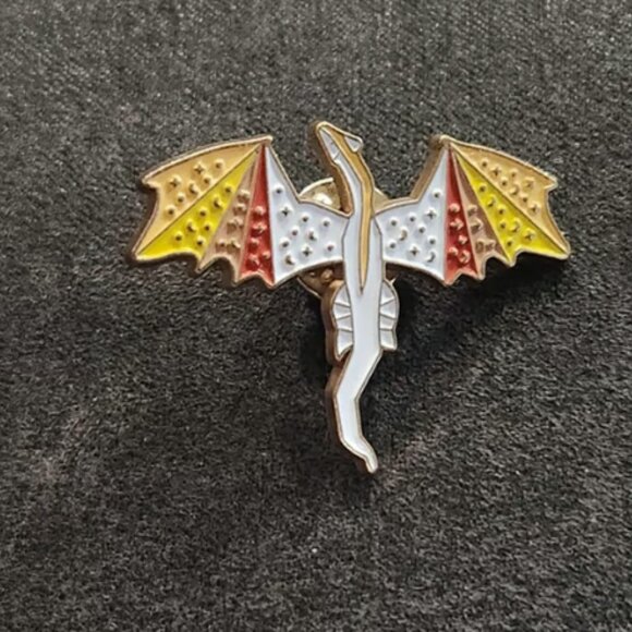 White Dragon Pin - Picture 1 of 2
